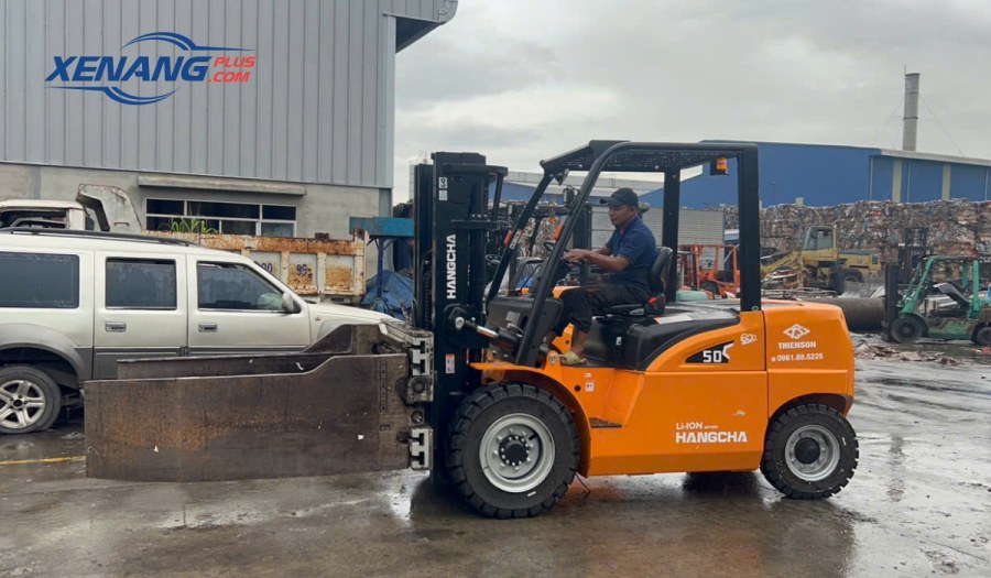 Bộ công tác kẹp vuông phục vụ hàng hóa có khối vuông lớn