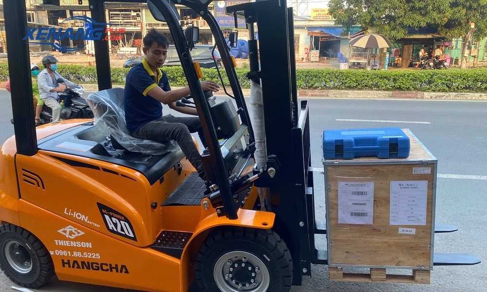 Xe nâng điện 2 tấn Hangcha được trang bị cấu hình tối ưu cho vận hành bền bỉ trong kho bãi