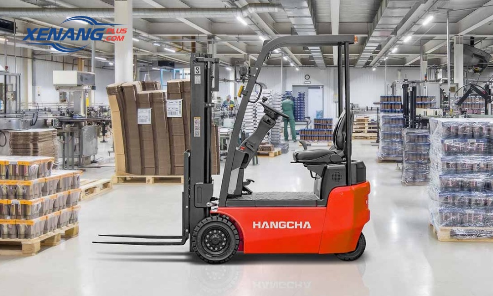 Xe nâng điện 500kg hỗ trợ hiệu quả trong kho nhỏ và môi trường làm việc kín
