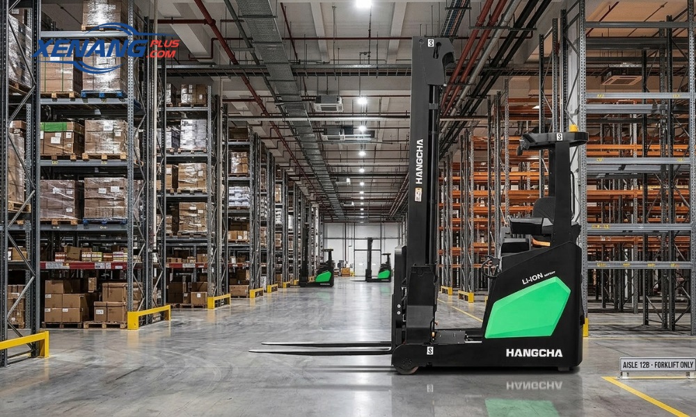 Xe nâng Reach Truck CQD10 Hangcha nổi bật với nhiều ưu điểm về an toàn và hiệu suất