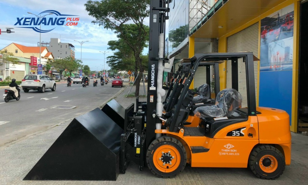 Xe nâng xúc lật Hangcha vận hành bền bỉ, đa năng, giúp tối ưu hiệu quả và chi phí