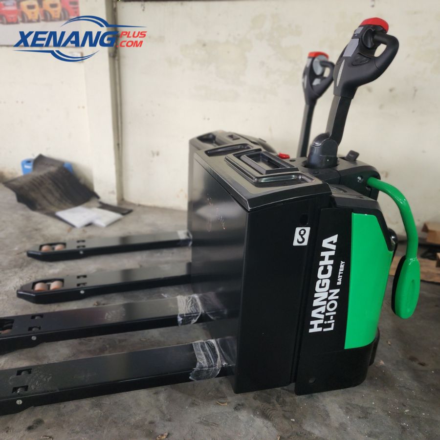 Tình trạng xe nâng tay không hạ ảnh hưởng trực tiếp đến hiệu quả vận hành và an toàn lao động