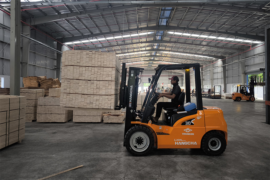 GIỚI THIỆU VỀ XE NÂNG PLUS