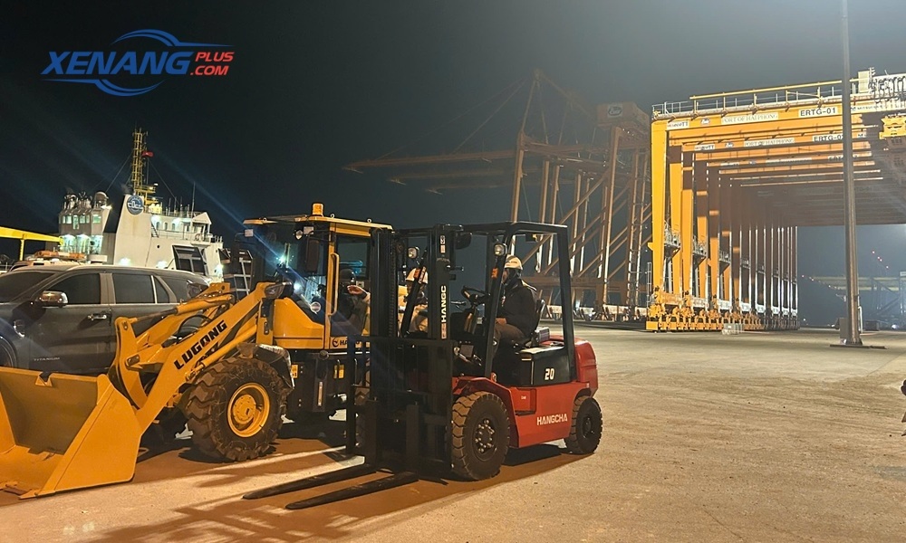 Xe nâng dầu 2 tấn dòng A của Hangcha đáp ứng tốt nhu cầu nâng hạ trong nhiều lĩnh vực sản xuất