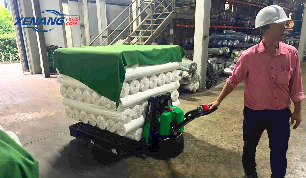 Ứng dụng của xe nâng tay điện 2 tấn trong nhiều lĩnh vực