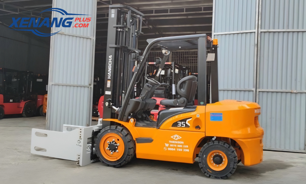Nhiều ngành công nghiệp ứng dụng xe nâng kẹp vuông để nâng cao hiệu quả xử lý hàng hóa