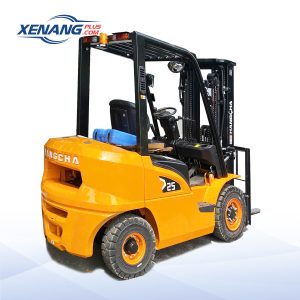 Xe nâng dầu 2.5 tấn