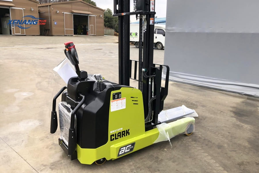 Xe nâng Clark