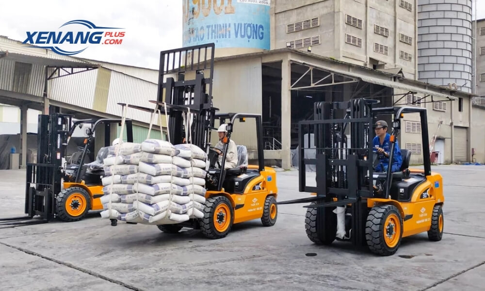 Chứng chỉ xe nâng giúp đảm bảo an toàn, đáp ứng yêu cầu tuyển dụng và tuân thủ quy định hiện hành 