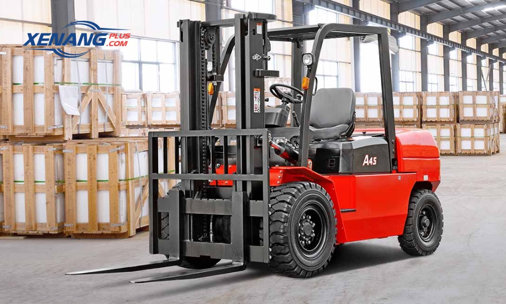 Xe nâng dầu cần thay nhiều loại nhớt theo chu kỳ để duy trì vận hành ổn định