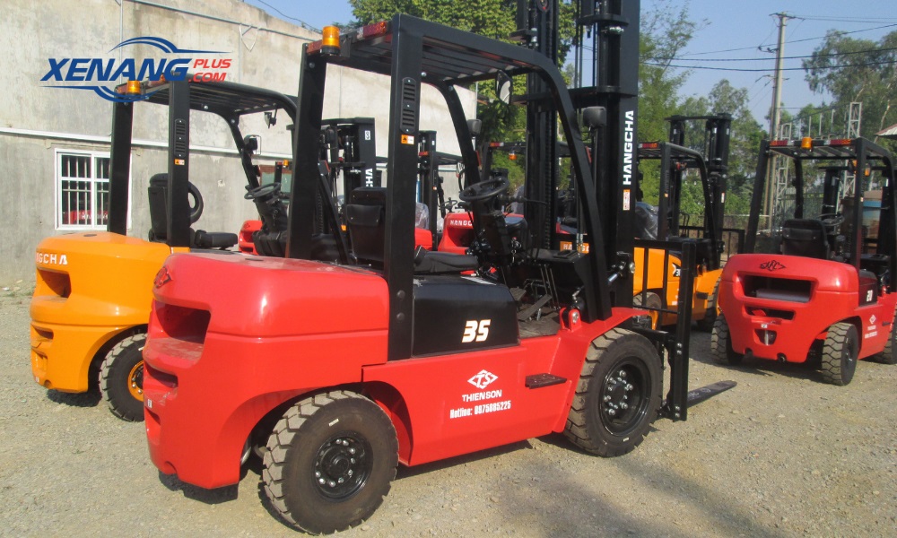 Xe nâng không thuộc danh mục hàng hóa cấm nhập khẩu nhưng cần tuân thủ một số điều kiện để thông quan thuận lợi