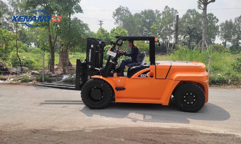 Xe nâng dầu được nhiều doanh nghiệp tại Đồng Nai ưu tiên nhờ khả năng hoạt động với cường độ cao
