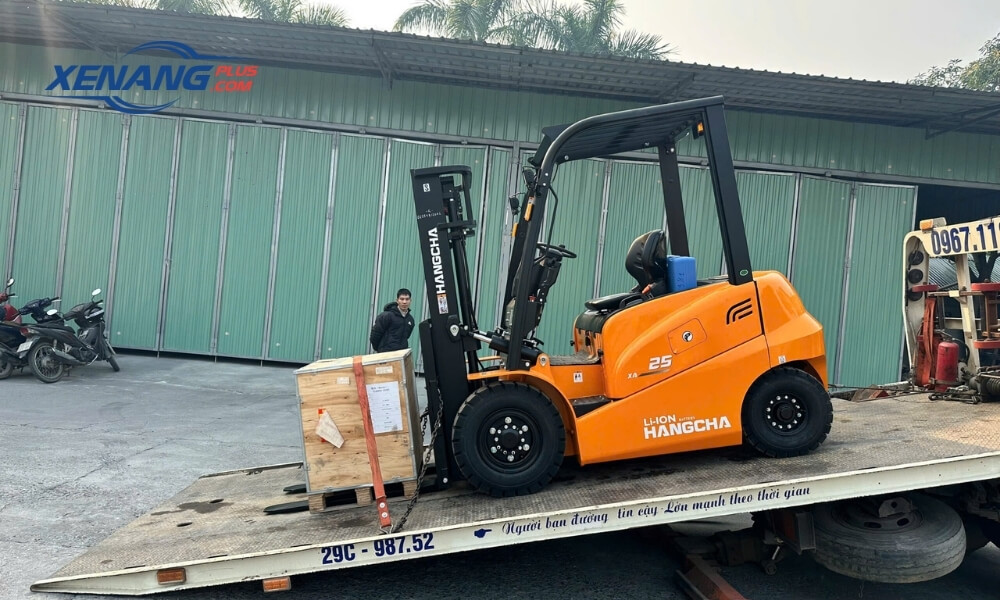 Xe nâng điện được sử dụng nhiều tại các khu công nghiệp điện tử và kho thông minh ở Hải Phòng