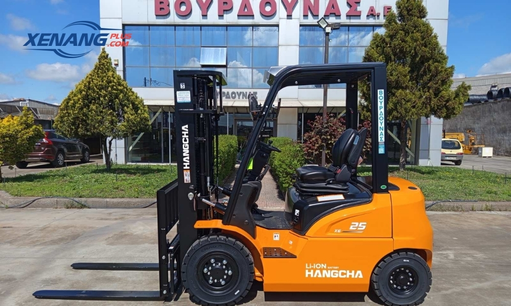 Xe nâng điện được ưa chuộng trong kho hàng hiện đại