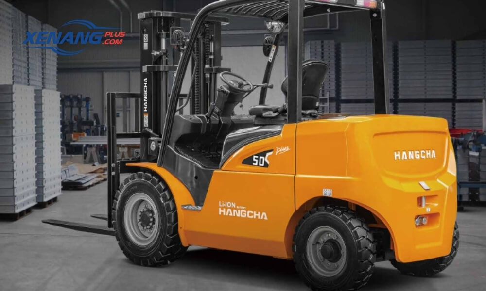 Xe nâng Trung Quốc có giá hợp lý hơn so với xe nâng từ Nhật Bản hay châu Âu.