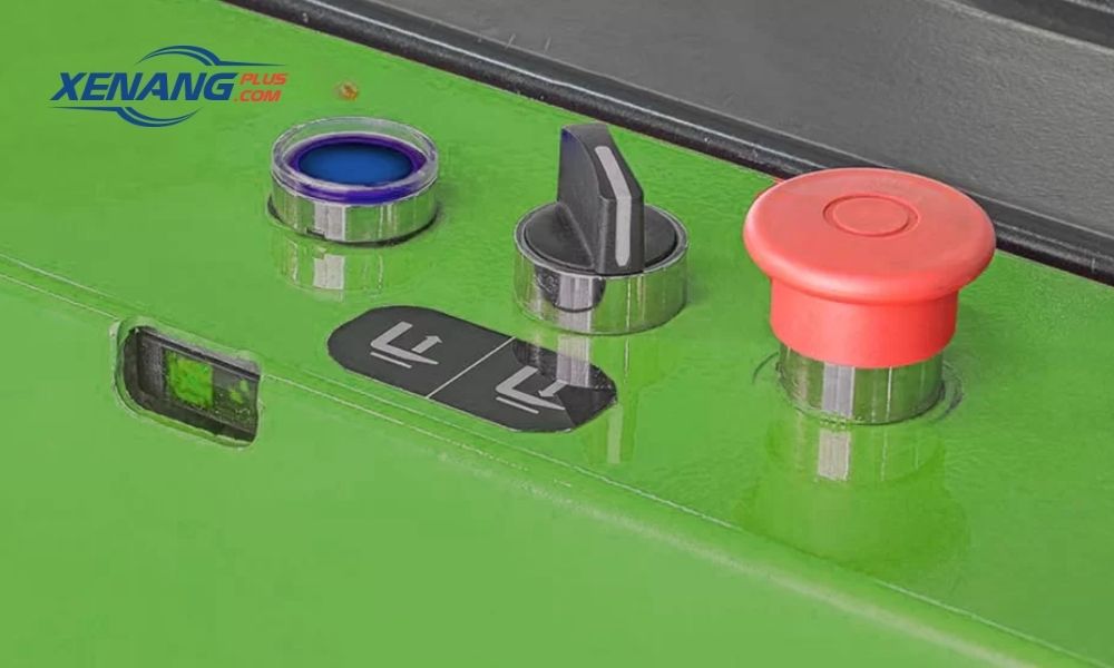 Hệ thống cảm biến và bo mạch thông minh của xe nâng tay thấp 3 tấn Lithium