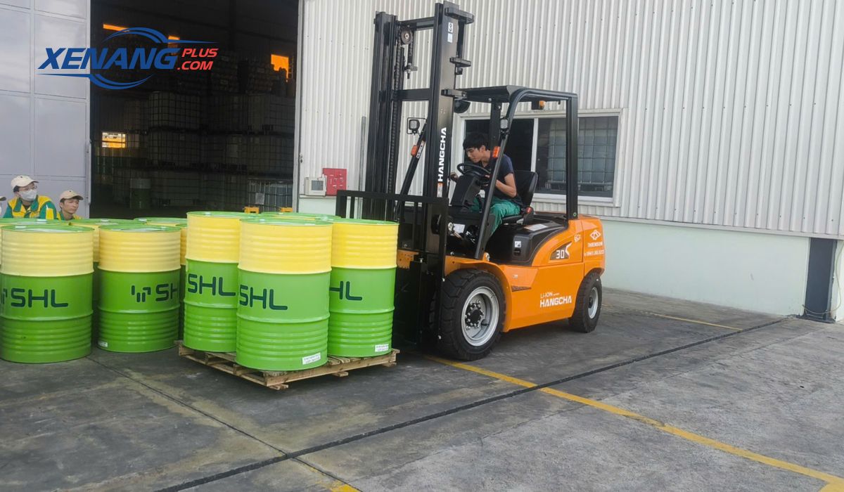 Tư thế lái cần được điều chỉnh trước khi vận hành