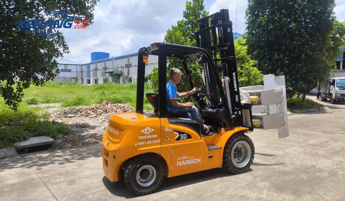 Xe nâng cần đảm bảo quy định về an toàn kỹ thuật và bảo vệ môi trường