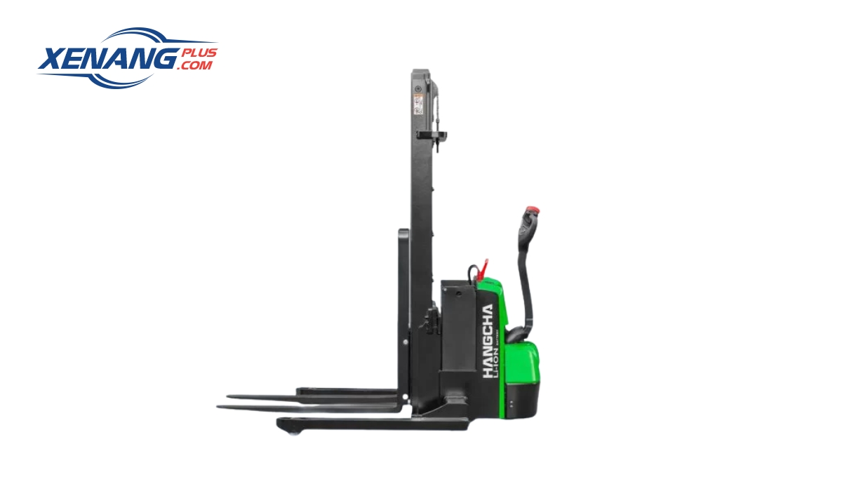 Xe nâng tay cao 1 tấn chân rộng tương thích với nhiều loại pallet khác nhau