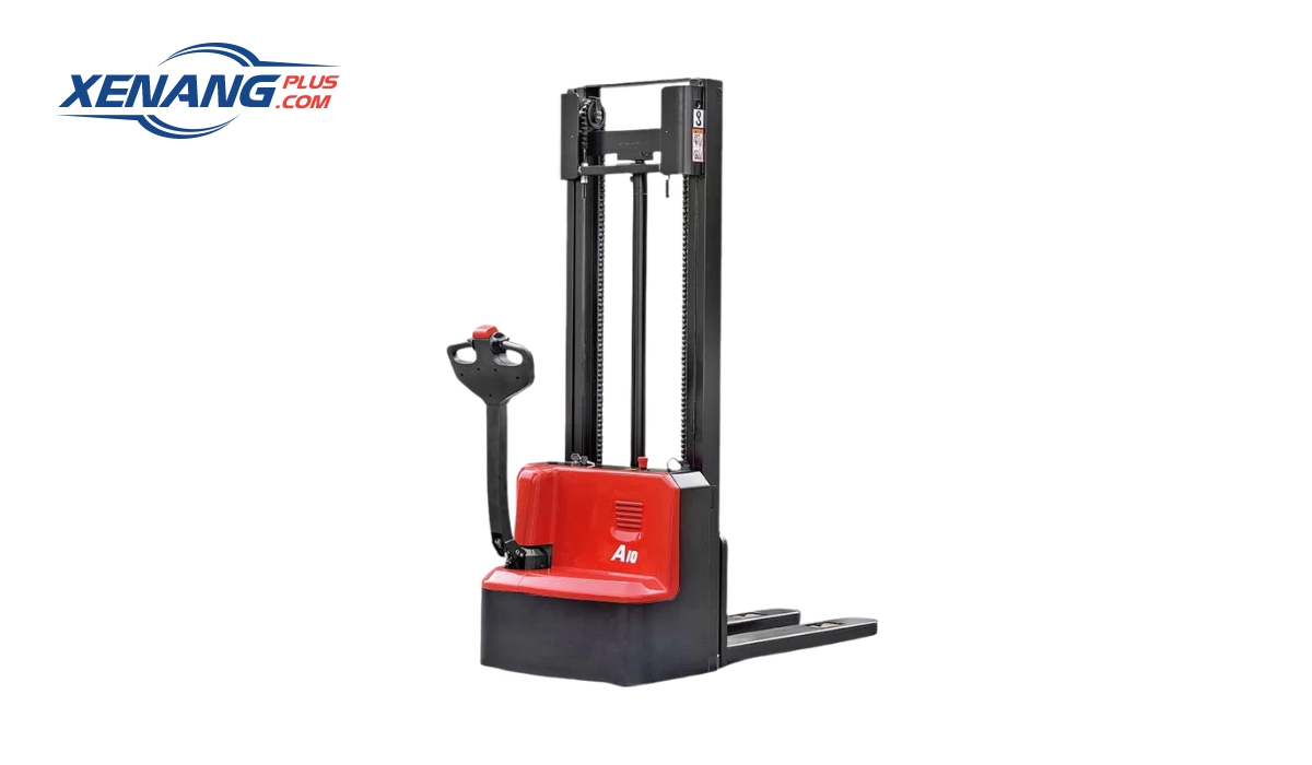 Xe nâng tay cao 1 tấn mini có thiết kế nhỏ gọn, dễ di chuyển qua các lối đi nhỏ