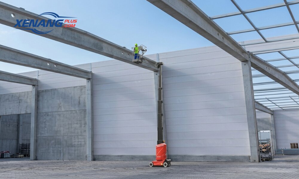 Xe nâng người cột dọc